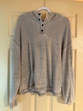 Women's Light Gray Zip-Up Hooded Sweater